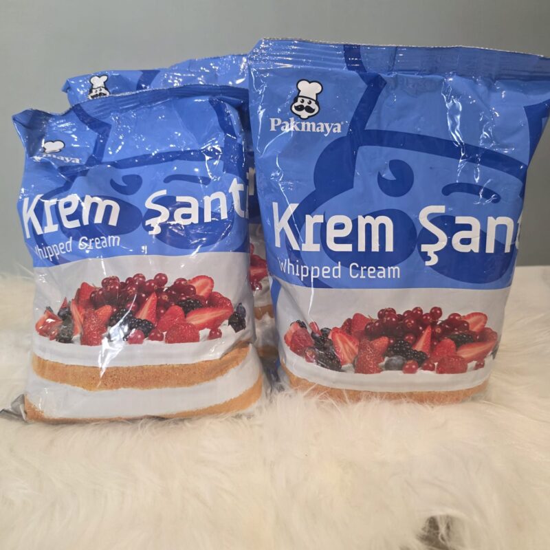 Powdered whipped cream image