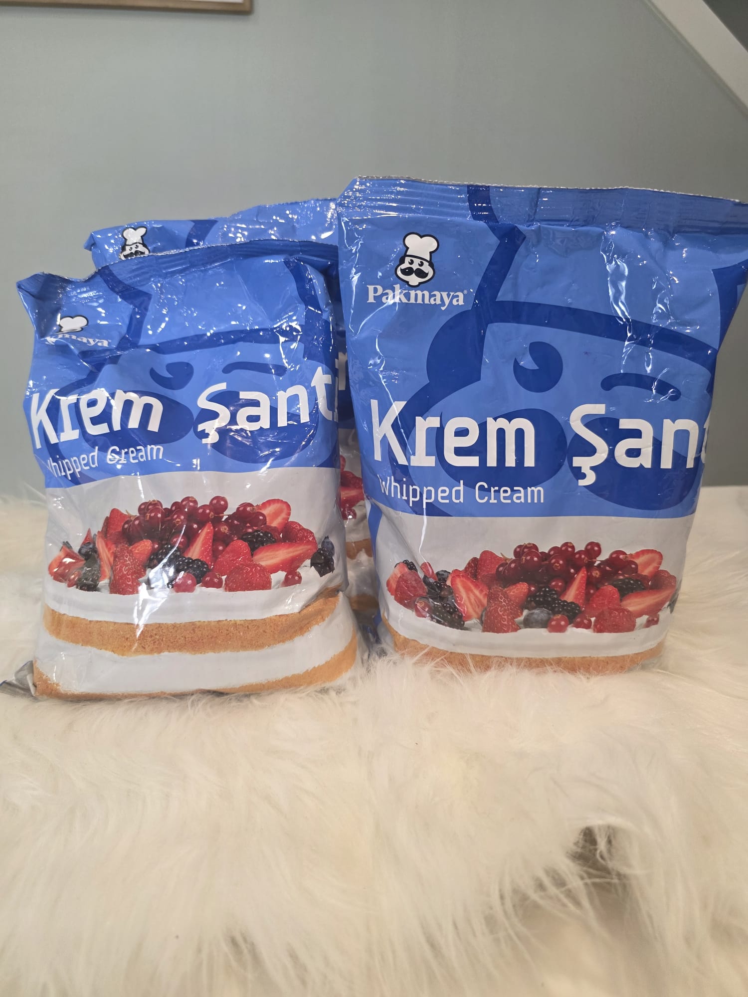 Powdered whipped cream image